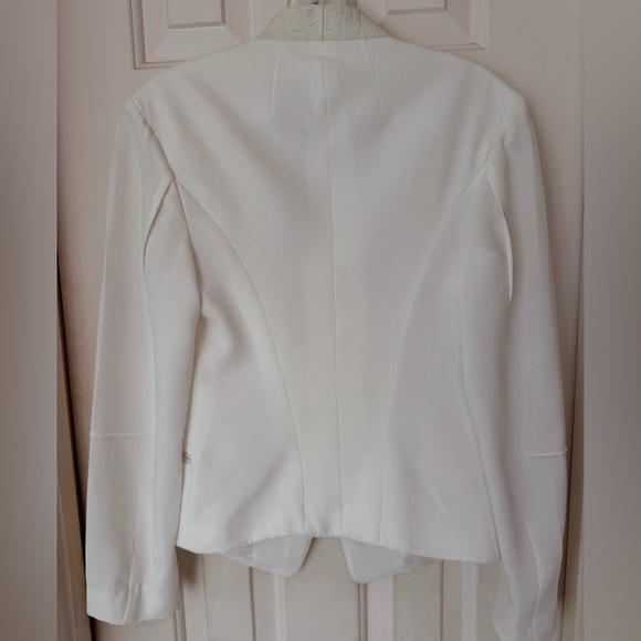 Rag and Bone White Pascal Blazer with Leather Trim on pockets and lapel. Sz 6 - Picture 14 of 14